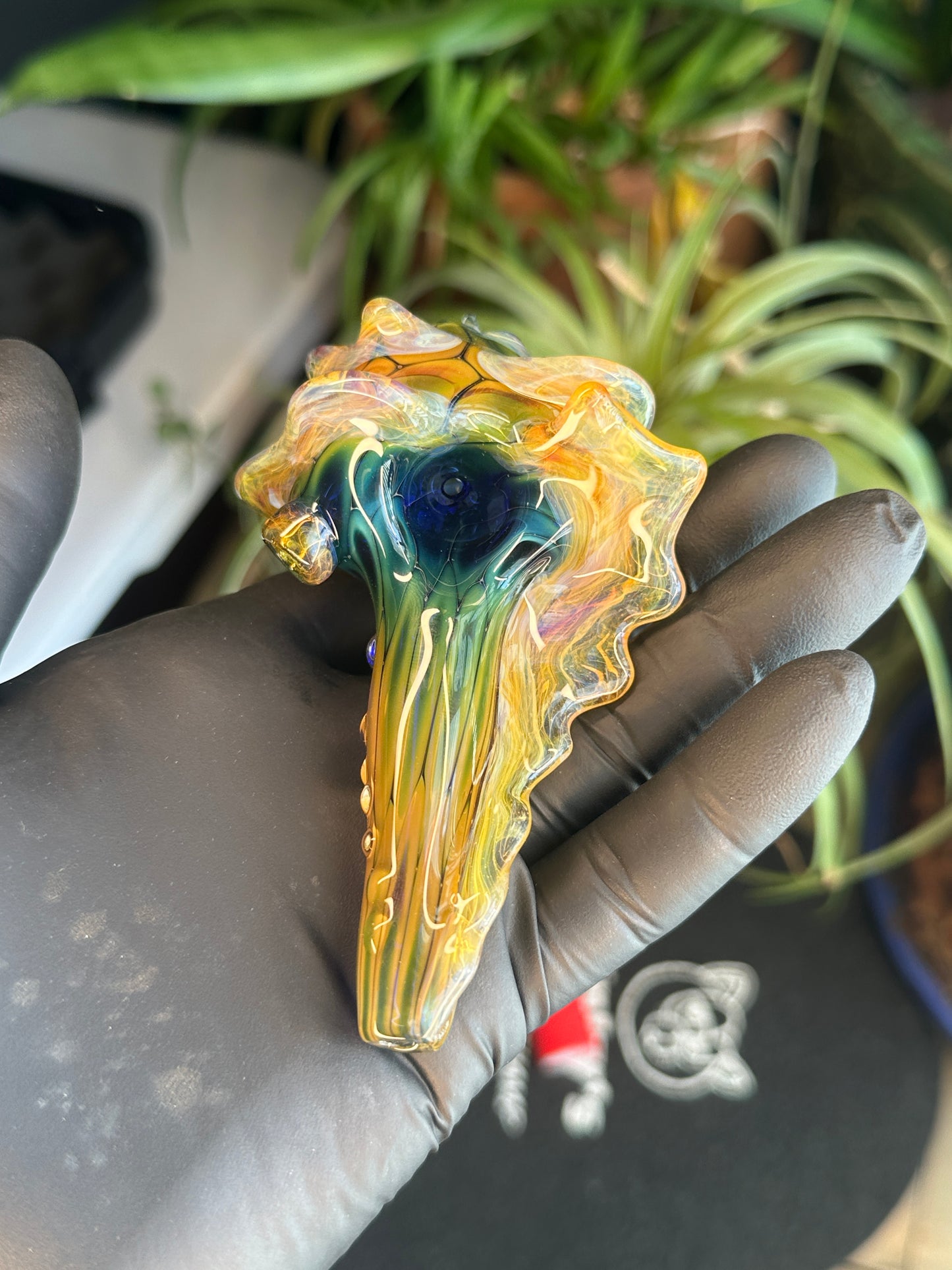 Fume on cobalt scale pattern functional dry conch