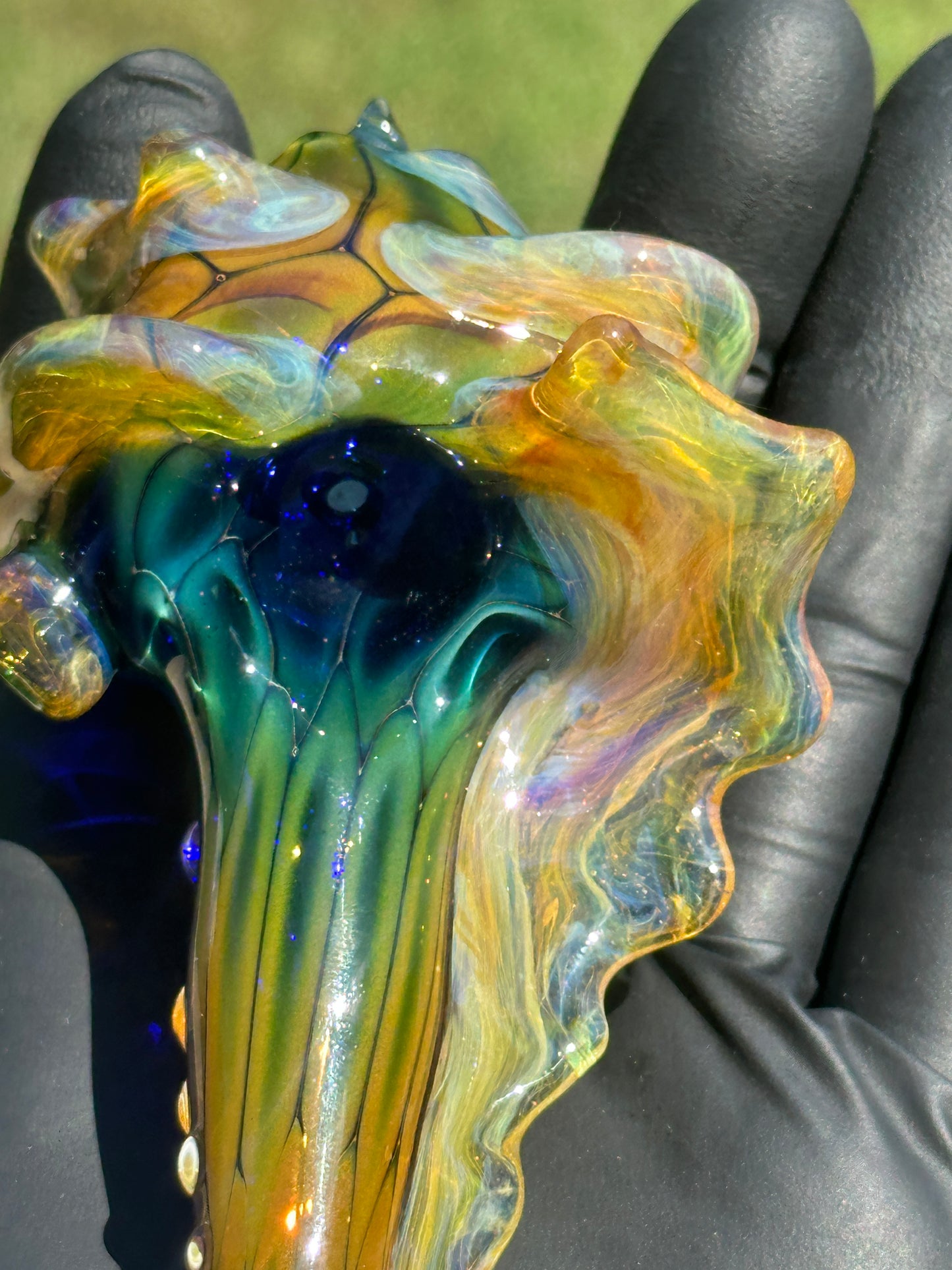 Fume on cobalt scale pattern functional dry conch
